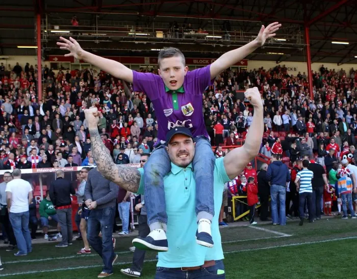 Framed Print : Passionate Moment at Ashton Gate: Bristol City vs Coventry City, 2015 Framed Print : Passionate Moment at Ashton Gate: Bristol City vs Coventry City, 2015