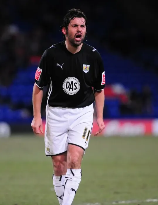 Framed Print : Paul Hartley in Action: Championship Showdown between Crystal Palace and Bristol City (09 / 03 / 2010)
