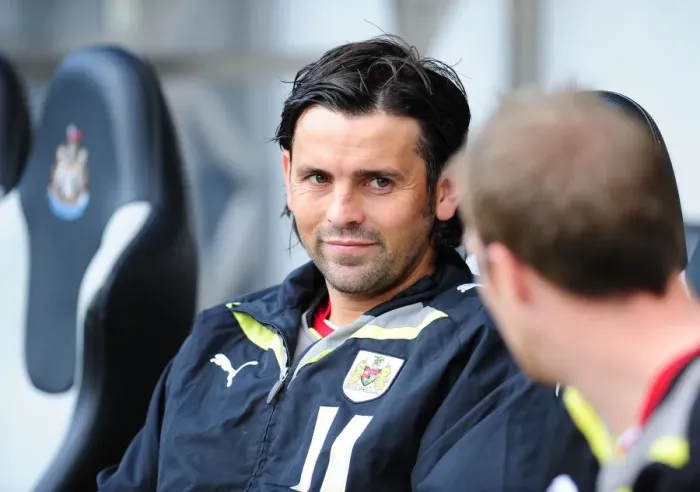 Framed Print : Paul Hartley in Action: Newcastle United vs. Bristol City Framed Print : Paul Hartley in Action: Newcastle United vs. Bristol City
