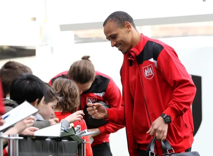Framed Print : Peter Odemwingie of Bristol City Signs Autographs at Craven Cottage after Fulham Match Framed Print : Peter Odemwingie of Bristol City Signs Autographs at Craven Cottage after Fulham Match