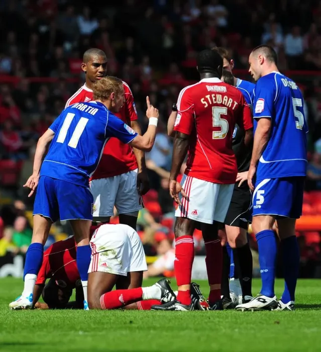 Framed Print : Red Card Drama: Lee Martin vs. Kalifa Cisse (Championship, April 16, 2011 - Bristol City vs. Ipswich Town) Framed Print : Red Card Drama: Lee Martin vs. Kalifa Cisse (Championship, April 16, 2011 - Bristol City vs. Ipswich Town)