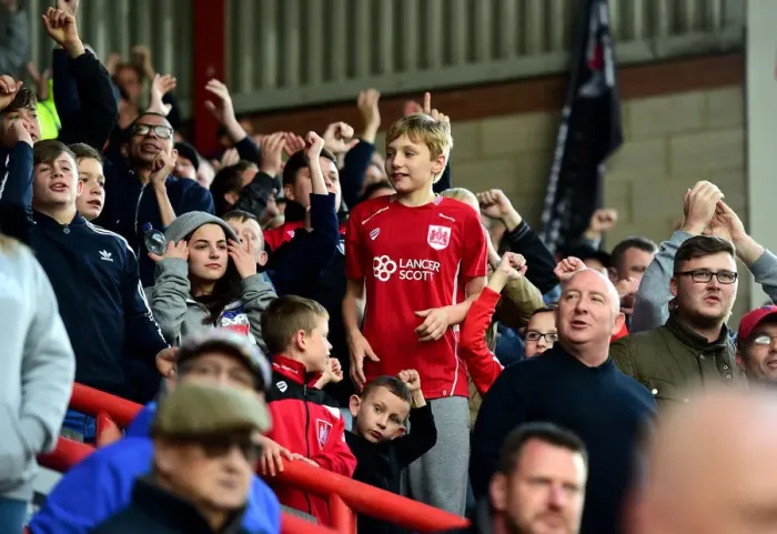 Framed Print : Rivalry Reignites: Bristol City vs Nottingham Forest at Ashton Gate Stadium (January 10, 2016) Framed Print : Rivalry Reignites: Bristol City vs Nottingham Forest at Ashton Gate Stadium (January 10, 2016)