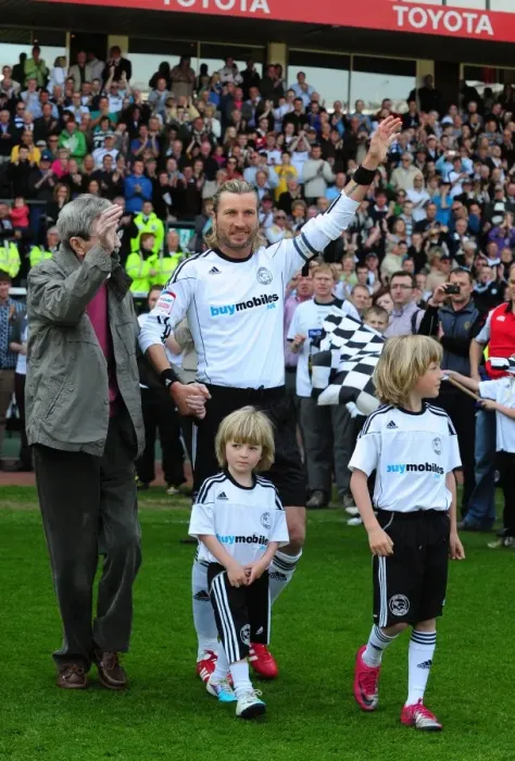 Framed Print : Robbie Savage's Emotional Farewell: Last Game at Pride Park with Family - Derby County vs. Bristol City (30 / 04 / 2011) Framed Print : Robbie Savage's Emotional Farewell: Last Game at Pride Park with Family - Derby County vs. Bristol City (30 / 04 / 2011)