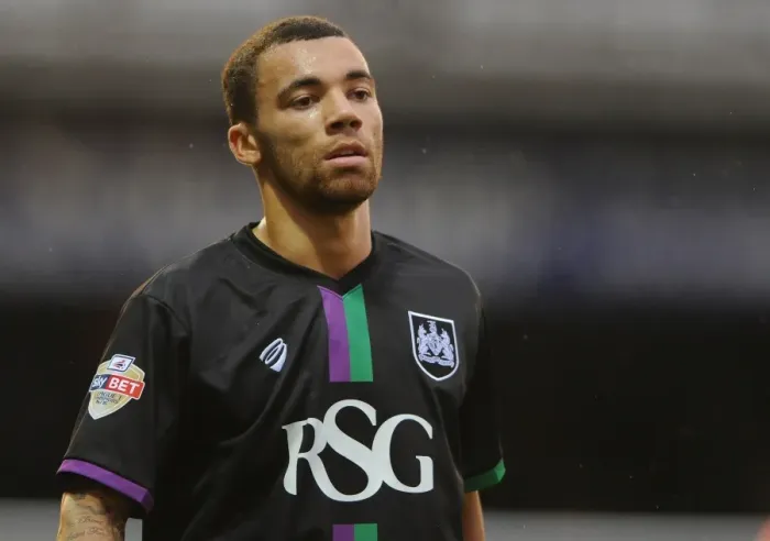 Framed Print : Ryan Fredericks in Action: Luton Town vs. Bristol City, 11-08-2015 Framed Print : Ryan Fredericks in Action: Luton Town vs. Bristol City, 11-08-2015