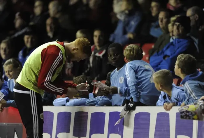 Framed Print : Ryan Taylor of Bristol City Celebrates Victory and Signs Autographs at Ashton Gate Framed Print : Ryan Taylor of Bristol City Celebrates Victory and Signs Autographs at Ashton Gate