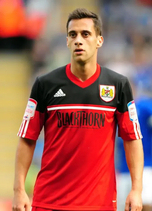 Framed Print : Sam Baldock in Action for Bristol City Against Leicester City, Championship Football Match, October 2012 Framed Print : Sam Baldock in Action for Bristol City Against Leicester City, Championship Football Match, October 2012