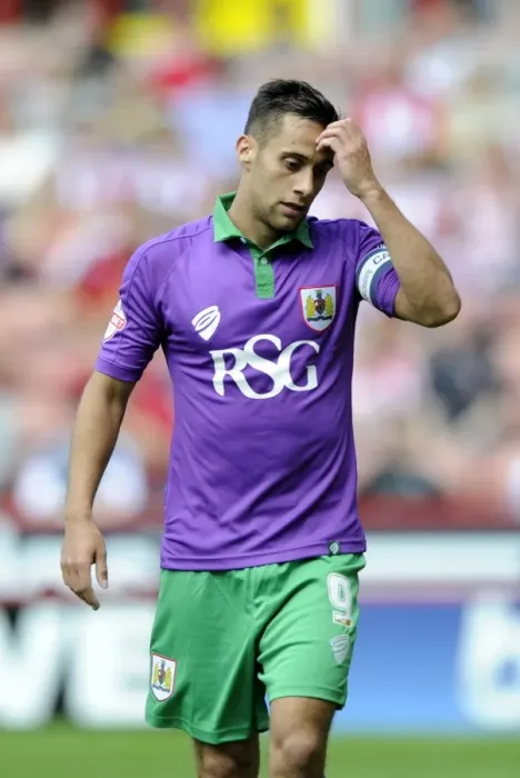 Framed Print : Sam Baldock in Action: Bristol City's Opening Game of the Season vs. Sheffield United (09 / 08 / 2014)