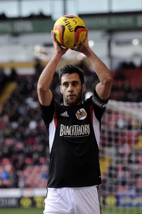 Framed Print : Sam Baldock Leads Bristol City at Bramall Lane against Sheffield United, Sky Bet League One, 2014