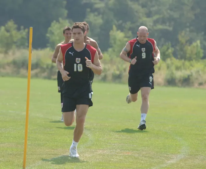 Framed Print : Behind the Scenes: 2006-07 Bristol City FC Training Sessions - A Season's Progress at the Training Ground Framed Print : Behind the Scenes: 2006-07 Bristol City FC Training Sessions - A Season's Progress at the Training Ground
