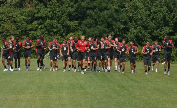 Framed Print : Behind the Scenes: 2006-07 Bristol City FC Training Sessions at the Training Ground Framed Print : Behind the Scenes: 2006-07 Bristol City FC Training Sessions at the Training Ground