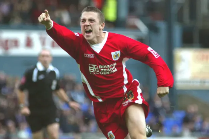 Framed Print : Scott Brown in Action: 05-06 Season, Bristol City Football Club Framed Print : Scott Brown in Action: 05-06 Season, Bristol City Football Club