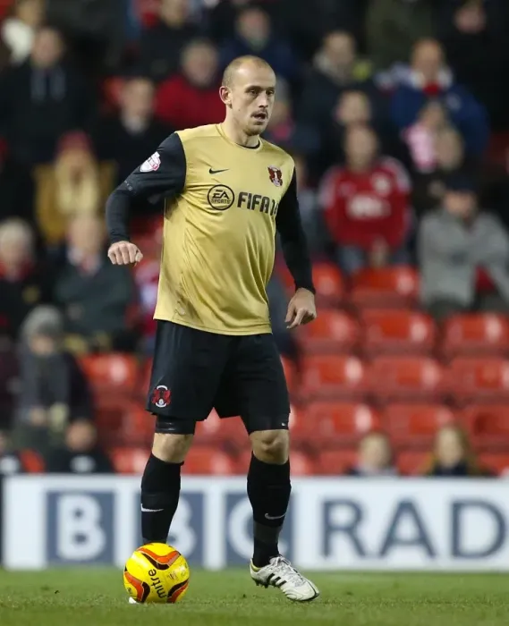 Framed Print : Scott Cuthbert in Action: Bristol City vs Leyton Orient, Sky Bet League One, November 2013