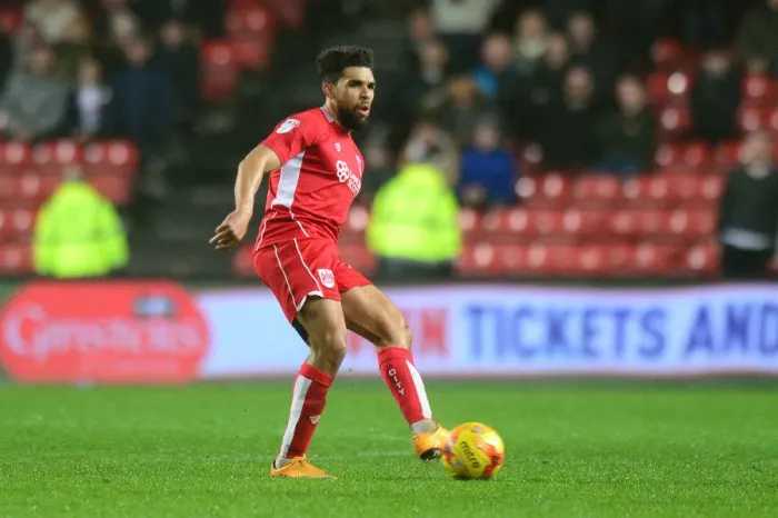 Framed Print : Scott Golbourne in Action: Bristol City vs Fulham, Ashton Gate 2017