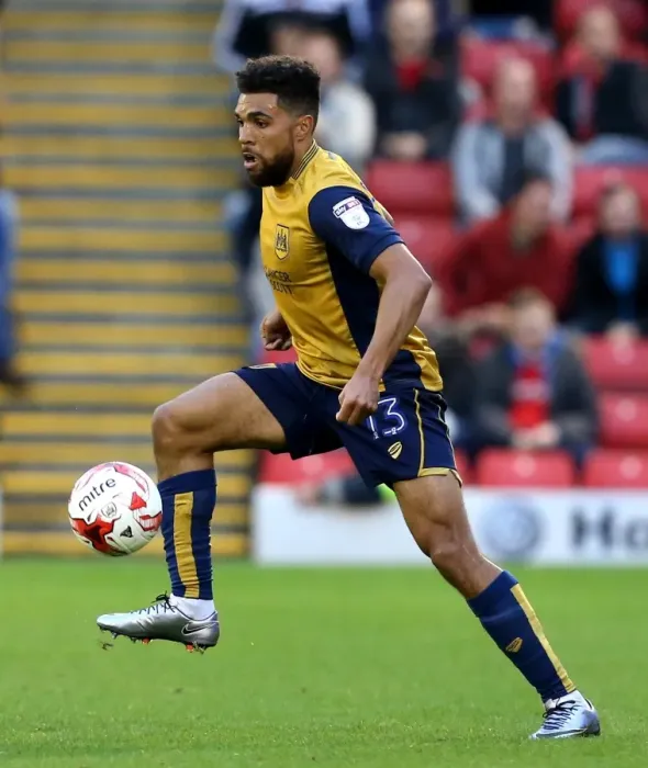 Framed Print : Scott Golbourne of Bristol City in Action against Barnsley at Oakwell Stadium, 2016 Framed Print : Scott Golbourne of Bristol City in Action against Barnsley at Oakwell Stadium, 2016