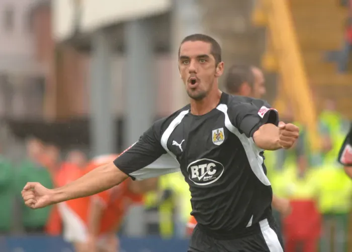 Framed Print : Scott Murray in Action: Blackpool vs. Bristol City Framed Print : Scott Murray in Action: Blackpool vs. Bristol City