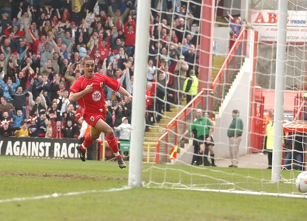 Scott Murray's Unforgettable Hat-Trick: A Triumphant Moment for Bristol City (02-03)