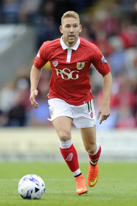 Framed Print : Scott Wagstaff in Action: Bristol City vs Rochdale, Sky Bet League One, August 2014 Framed Print : Scott Wagstaff in Action: Bristol City vs Rochdale, Sky Bet League One, August 2014