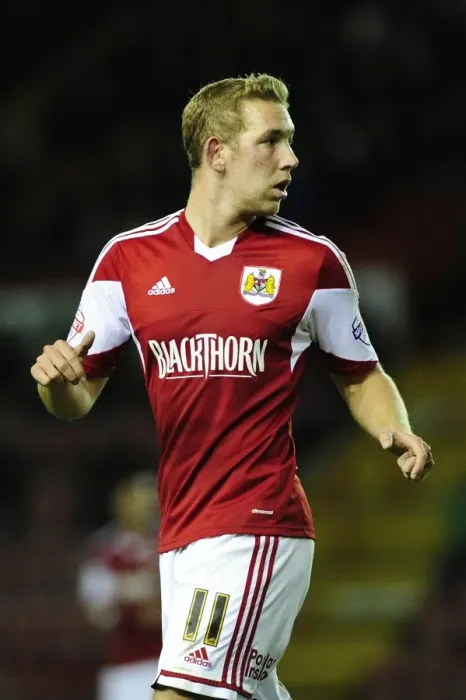 Framed Print : Scott Wagstaff of Bristol City in Action Against Brentford, Sky Bet League One, October 2013