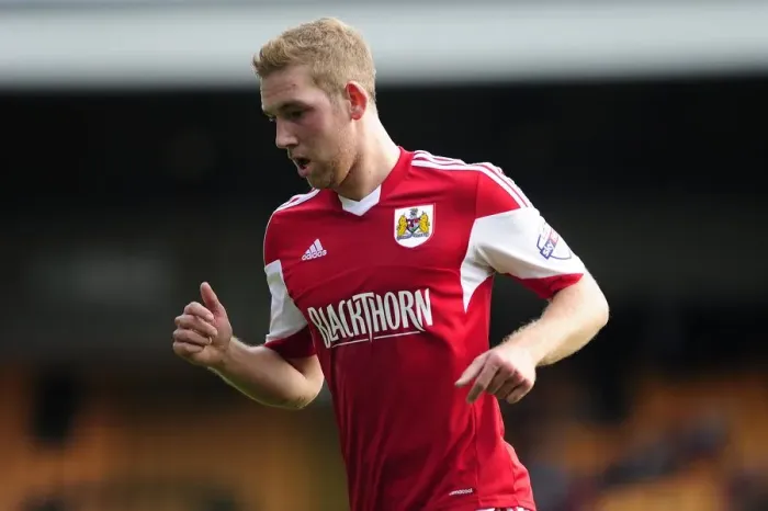 Framed Print : Scott Wagstaff of Bristol City in Action against Port Vale at Vale Park, 2013 Framed Print : Scott Wagstaff of Bristol City in Action against Port Vale at Vale Park, 2013