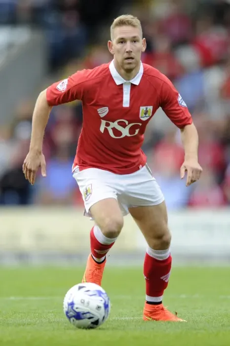Framed Print : Scott Wagstaff of Bristol City in Action against Rochdale AFC at Spotland Stadium, 2014 Framed Print : Scott Wagstaff of Bristol City in Action against Rochdale AFC at Spotland Stadium, 2014