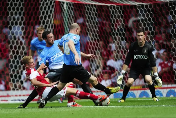 Framed Print : Scott Wagstaff Tries to Shoot Amidst Bradford City Pressure, Bristol City vs Bradford City, Sky Bet League One, August 2013 Framed Print : Scott Wagstaff Tries to Shoot Amidst Bradford City Pressure, Bristol City vs Bradford City, Sky Bet League One, August 2013