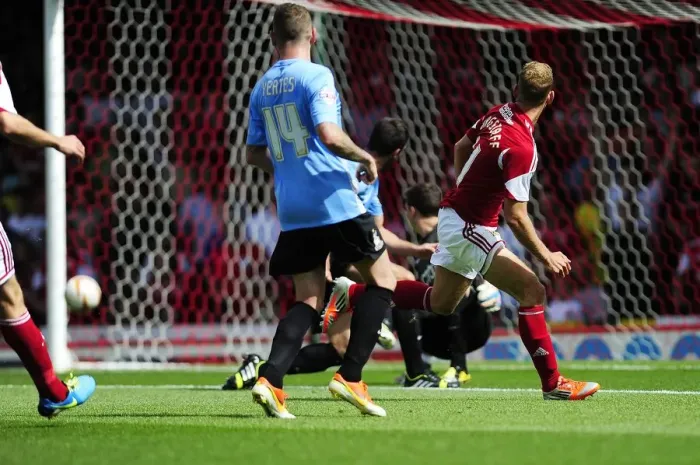 Framed Print : Scott Wagstaff's Stunner: Bristol City vs Bradford City, 03-08-2013 Framed Print : Scott Wagstaff's Stunner: Bristol City vs Bradford City, 03-08-2013