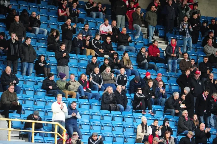 Framed Print : A Sea of Passion: Millwall vs. Bristol City Championship Match, The Den, London (January 2013) Framed Print : A Sea of Passion: Millwall vs. Bristol City Championship Match, The Den, London (January 2013)