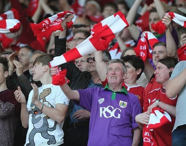 Sea of Supporters: Bristol City vs Coventry City, Ashton Gate, 2015 - Football Rivalry in Full Swing