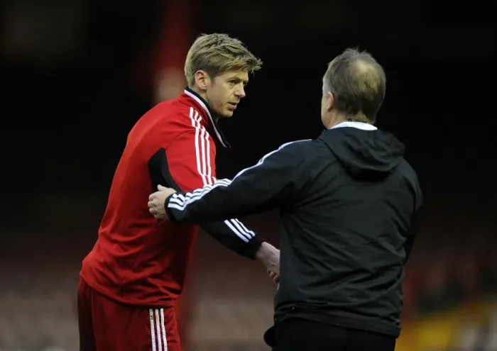Framed Print : Sean O'Driscoll Congratulates Jon Stead: Bristol City's Npower Championship Victory Over Barnsley (23 / 02 / 2013) Framed Print : Sean O'Driscoll Congratulates Jon Stead: Bristol City's Npower Championship Victory Over Barnsley (23 / 02 / 2013)