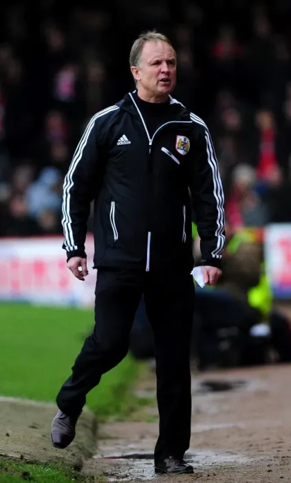 Framed Print : Sean O'Driscoll Disagrees with Referee's Decision: Bristol City vs Nottingham Forest, 09 / 02 / 2013 Framed Print : Sean O'Driscoll Disagrees with Referee's Decision: Bristol City vs Nottingham Forest, 09 / 02 / 2013
