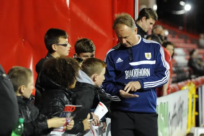 Framed Print : Sean O'Driscoll Engages with Young Fans Before Bristol City vs. Brentford Match