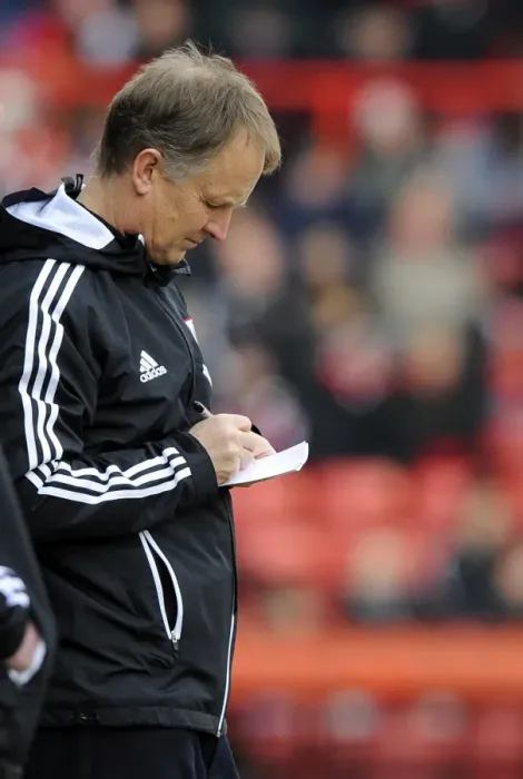 Framed Print : Sean O'Driscoll Leads Bristol City Against Barnsley in Npower Championship (23 / 02 / 2013) Framed Print : Sean O'Driscoll Leads Bristol City Against Barnsley in Npower Championship (23 / 02 / 2013)