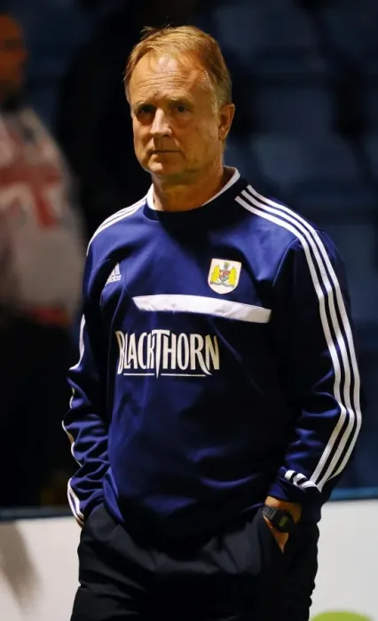 Framed Print : Sean O'Driscoll Leads Bristol City in Capital One Cup Battle at Gillingham, August 2013 Framed Print : Sean O'Driscoll Leads Bristol City in Capital One Cup Battle at Gillingham, August 2013