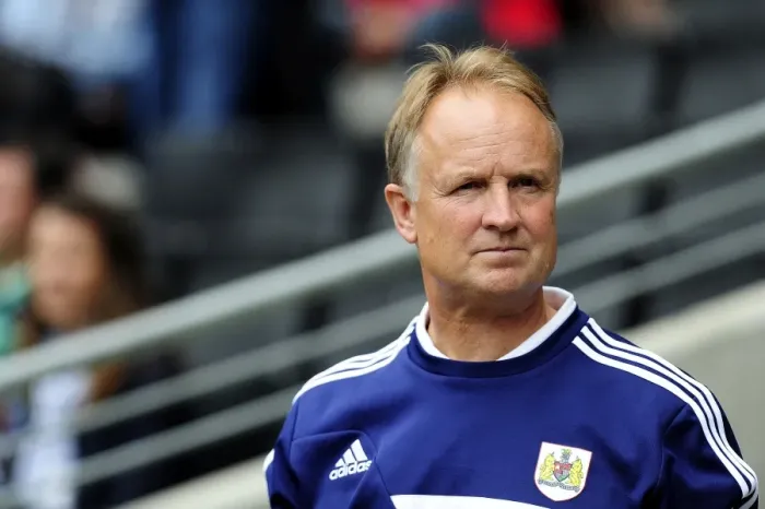 Framed Print : Sean O'Driscoll Leads Bristol City Against Milton Keynes Dons, 2013 Framed Print : Sean O'Driscoll Leads Bristol City Against Milton Keynes Dons, 2013