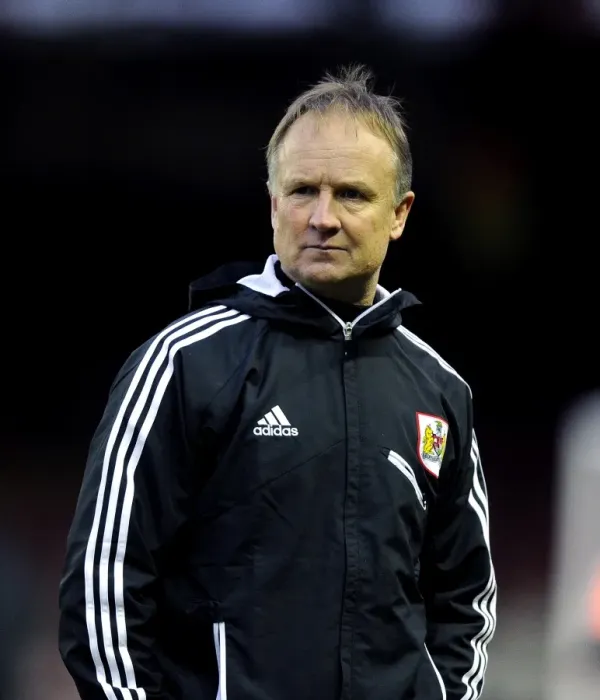 Framed Print : Sean O'Driscoll Leads Bristol City in Npower Championship Match Against Barnsley, February 2013 Framed Print : Sean O'Driscoll Leads Bristol City in Npower Championship Match Against Barnsley, February 2013
