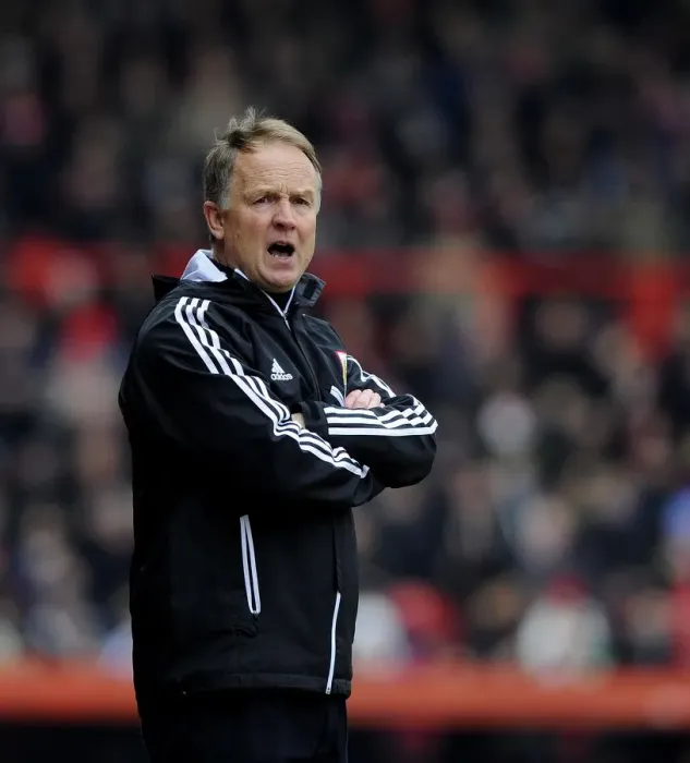 Framed Print : Sean O'Driscoll Leads Bristol City Against Sheffield Wednesday, April 2013 Framed Print : Sean O'Driscoll Leads Bristol City Against Sheffield Wednesday, April 2013