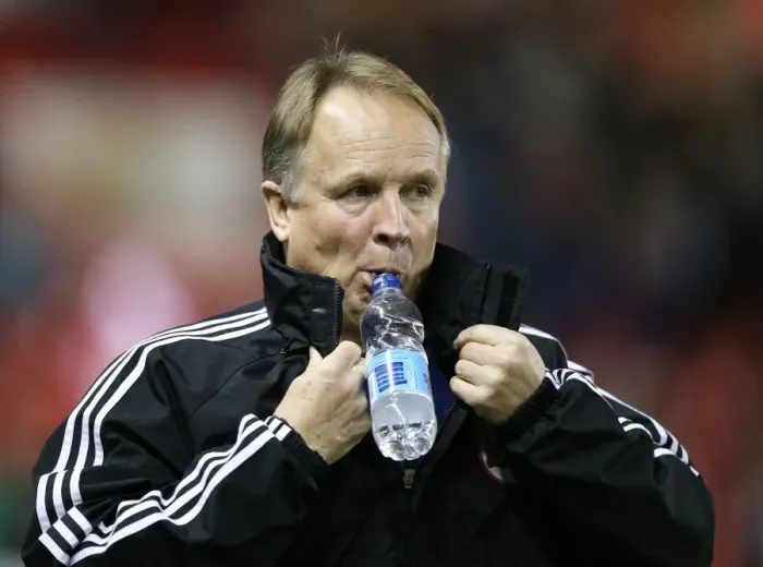 Framed Print : Sean O'Driscoll Leads Bristol City in Sky Bet League One Clash Against Leyton Orient (November 2013) Framed Print : Sean O'Driscoll Leads Bristol City in Sky Bet League One Clash Against Leyton Orient (November 2013)