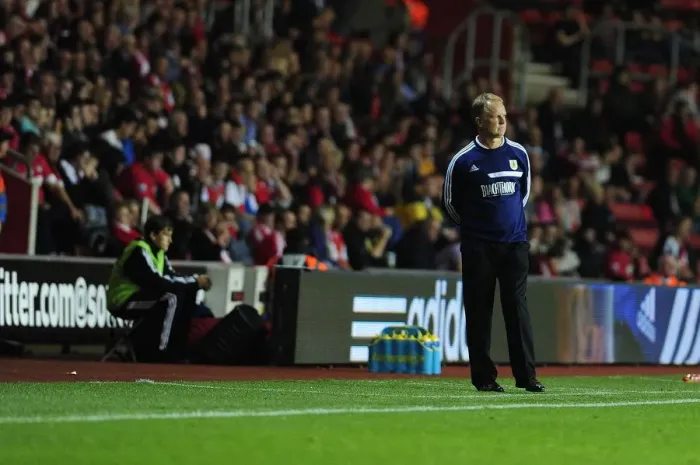 Framed Print : Sean O'Driscoll Leads Bristol City at Southampton's St Marys Stadium - Capital One Cup Match