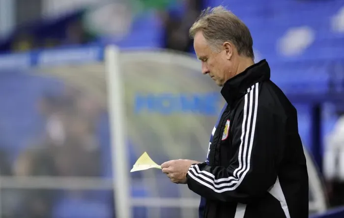 Framed Print : Sean O'Driscoll Leads Bristol City at Tranmere, 16th November 2013 Framed Print : Sean O'Driscoll Leads Bristol City at Tranmere, 16th November 2013