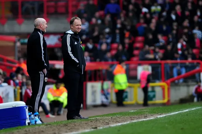 Framed Print : Sean O'Driscoll Watches as Bristol City Leads Middlesbrough 2-0