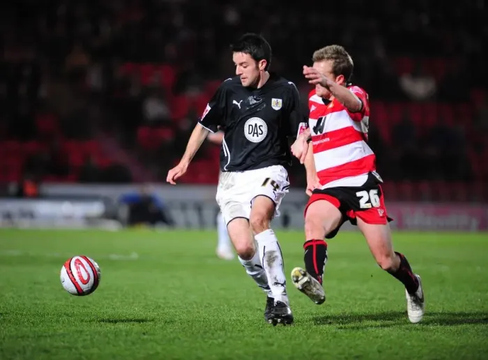 Framed Print : Showdown in the 09-10 Season: Bristol City vs. Doncaster Rovers