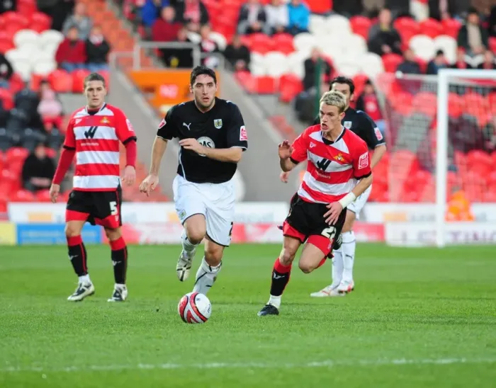 Framed Print : Showdown: Doncaster Rovers vs. Bristol City, 09-10 Season Framed Print : Showdown: Doncaster Rovers vs. Bristol City, 09-10 Season
