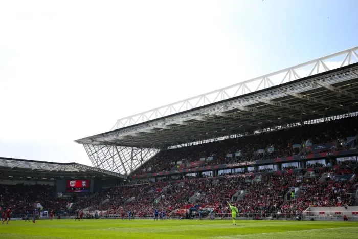 Framed Print : Sky Bet Championship Showdown: A Full House at Ashton Gate - Bristol City vs Birmingham City (2017) Framed Print : Sky Bet Championship Showdown: A Full House at Ashton Gate - Bristol City vs Birmingham City (2017)