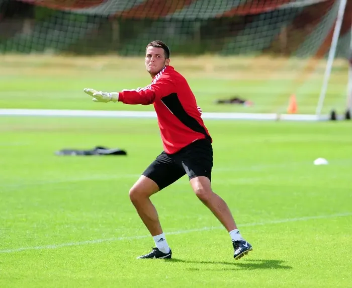 Framed Print : Stephen Henderson: Brilliantly Focused in Bristol City's Pre-Season Training Framed Print : Stephen Henderson: Brilliantly Focused in Bristol City's Pre-Season Training