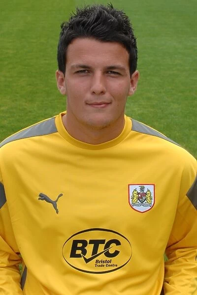Stephen Henderson: Focused and Ready in Bristol City Goalkeeper Jersey