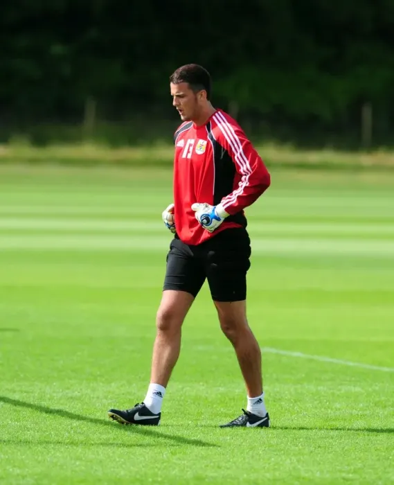 Framed Print : Stephen Henderson: Focused Training with Bristol City FC - Pre-Season Preparation Framed Print : Stephen Henderson: Focused Training with Bristol City FC - Pre-Season Preparation