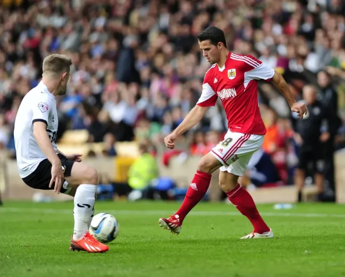 Framed Print : Stephen McLaughlin in Action: Port Vale vs. Bristol City, Sky Bet League 1 (Football)