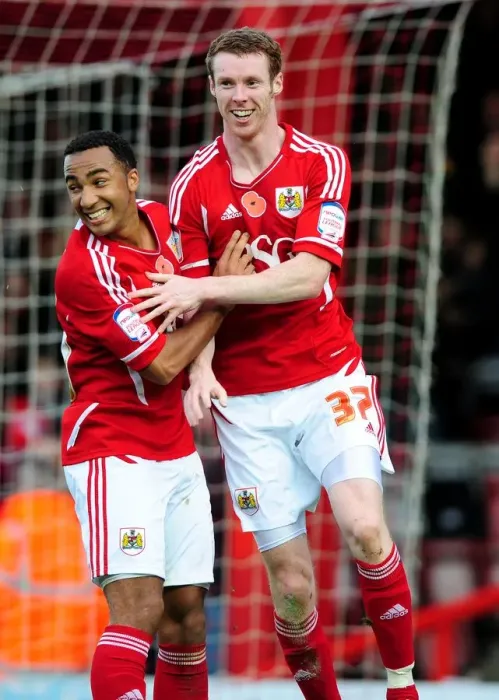 Framed Print : Stephen Pearson and Nicky Maynard: A Euphoric Celebration of Pearson's Debut Goal for Bristol City against Burnley, Championship 2011 Framed Print : Stephen Pearson and Nicky Maynard: A Euphoric Celebration of Pearson's Debut Goal for Bristol City against Burnley, Championship 2011