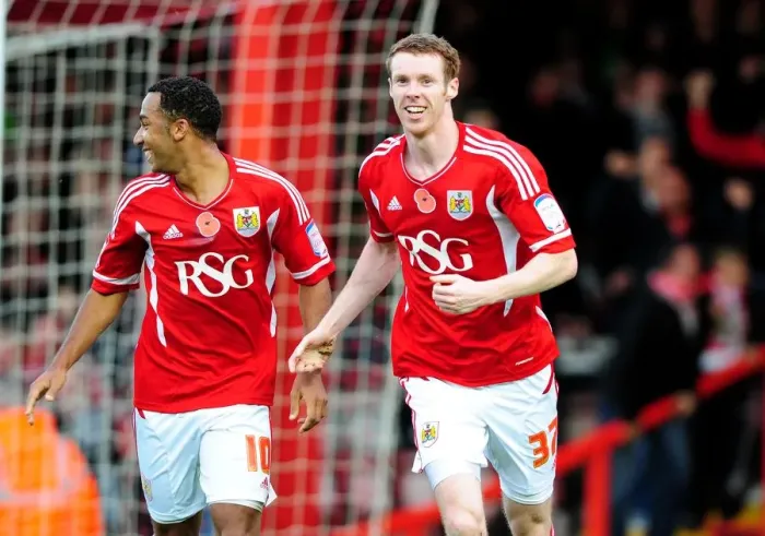 Framed Print : Stephen Pearson's Debut Goal: Thrilling Celebration with Nicky Maynard - Bristol City vs Burnley, Championship 2011