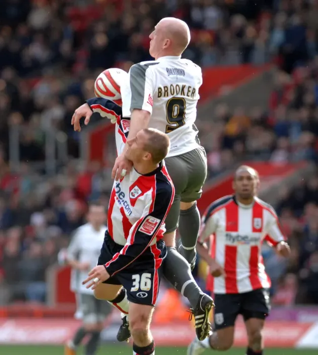 Framed Print : Steve Brooker in Action: Southampton vs. Bristol City Framed Print : Steve Brooker in Action: Southampton vs. Bristol City